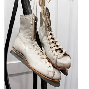 Vintage Ladies White Ice Skates Johnsons Trade Mark Steel Blades 1949  Holiday